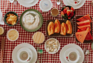 Nutricionista Lígia Oliveira e alimentos que apoiam a saúde da mulher na menopausa